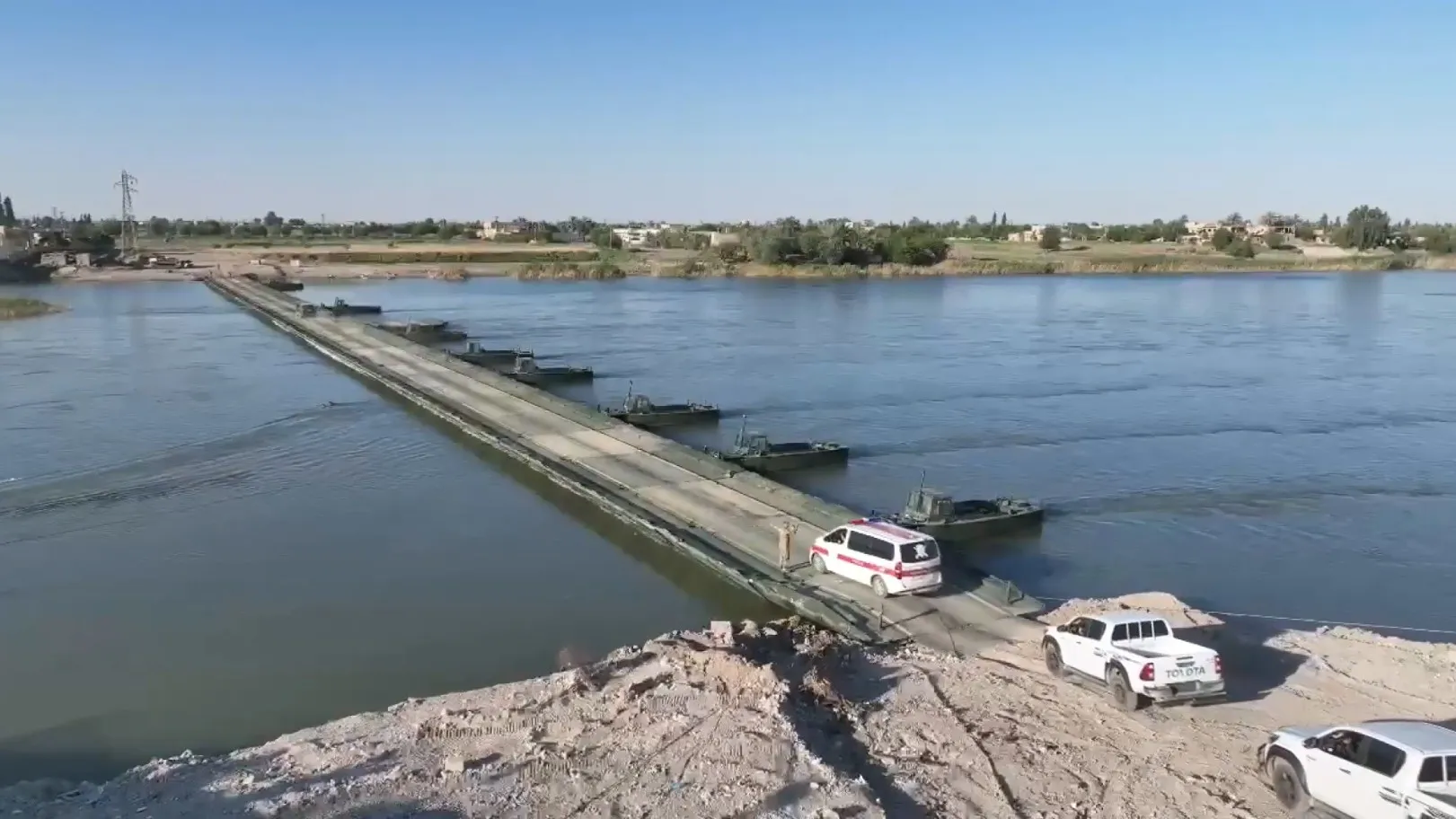 Mehmetçik Fırat Nehri üzerinde dev köprüyü tamamladı