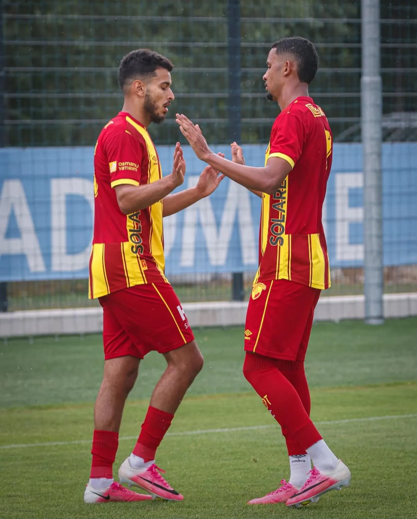 Göztepe Slovenya kampını tamamladı