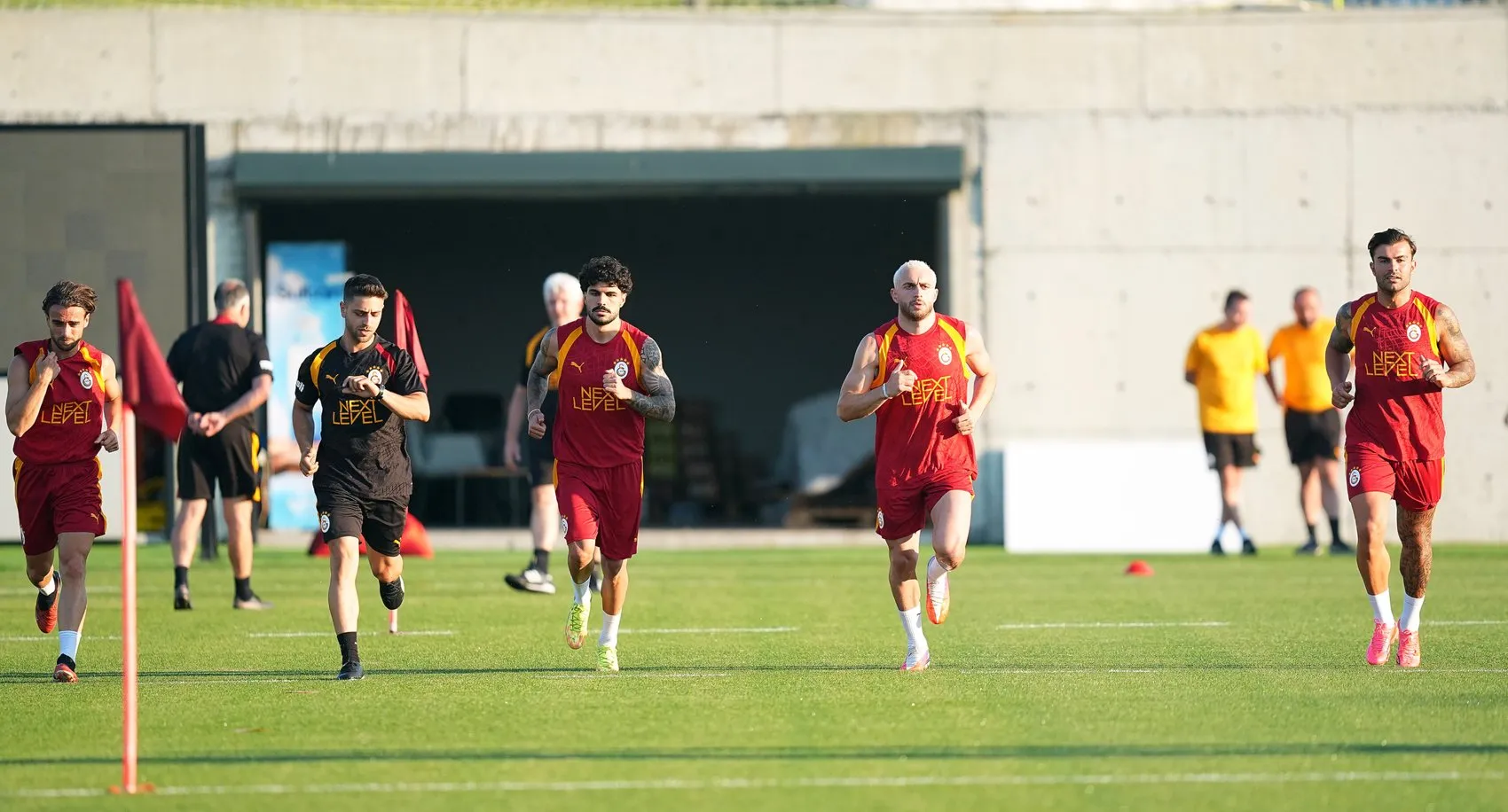 Galatasaray yeni sezon için tempoyu yükseltti