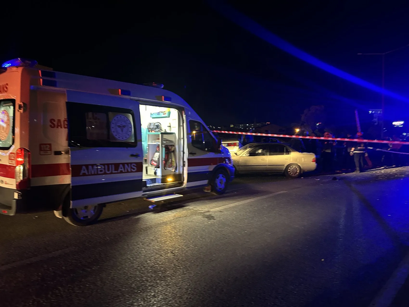 Sivas'ta gece saatlerinde trafik kazası beş kişiyi hastanelik etti