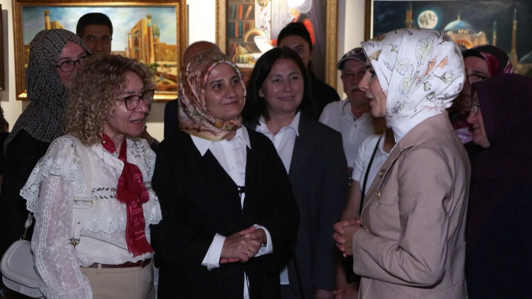 Şehit ve gazi yakınları sanatla iyileşiyor