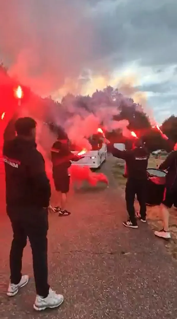 Samsunspor Hollanda kampında coşkulu bir sürprizle karşılandı