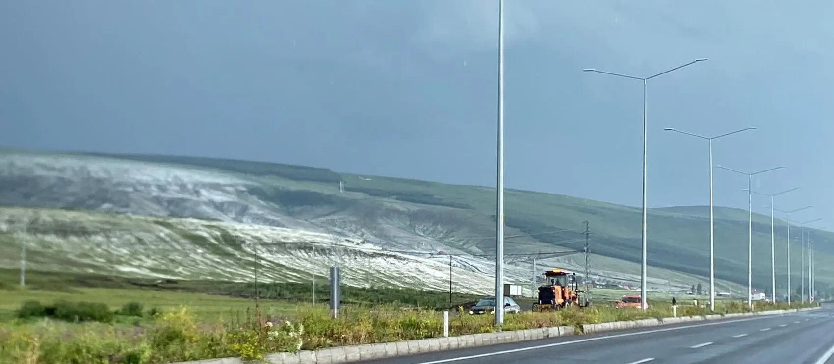 Ardahan’da dolu yağışı hayatı felç etti