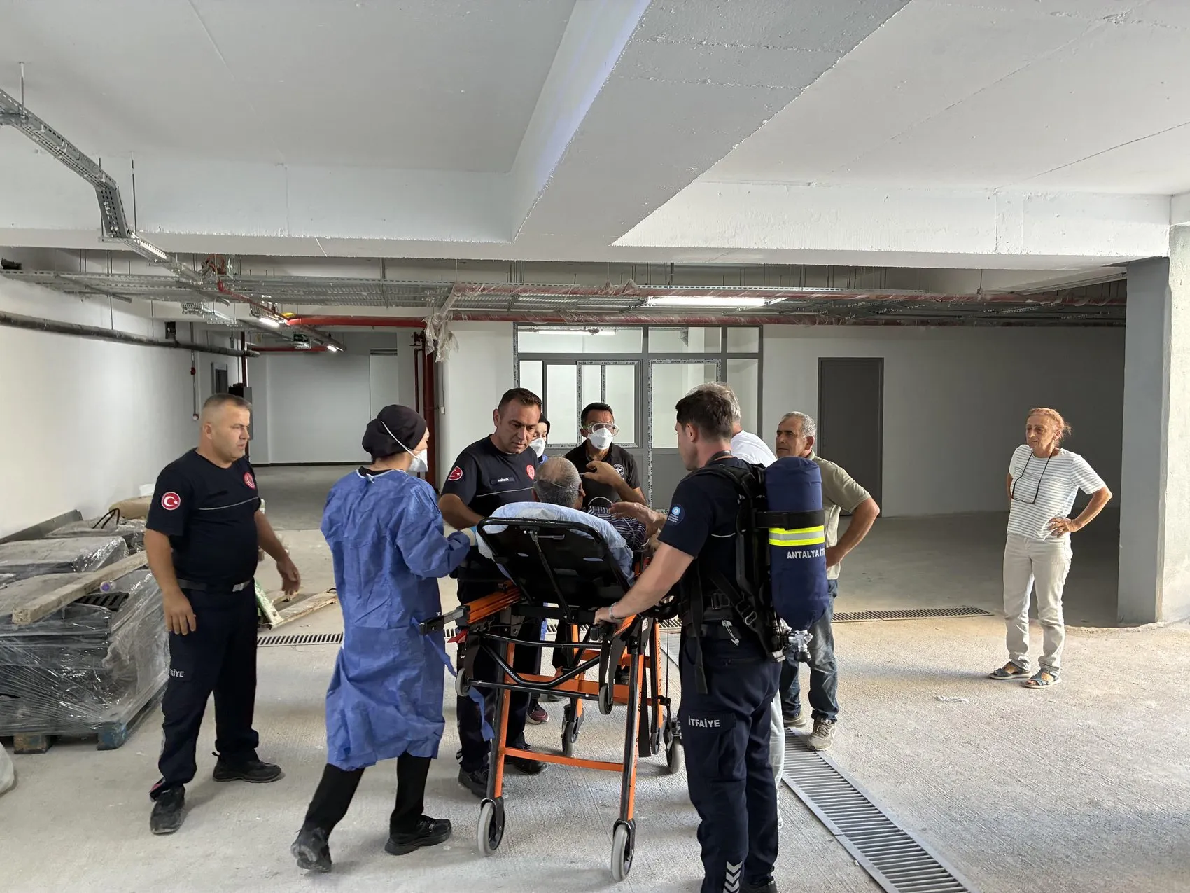 Antalya'da inşaat deposunda kimyasal zehirlenme paniği