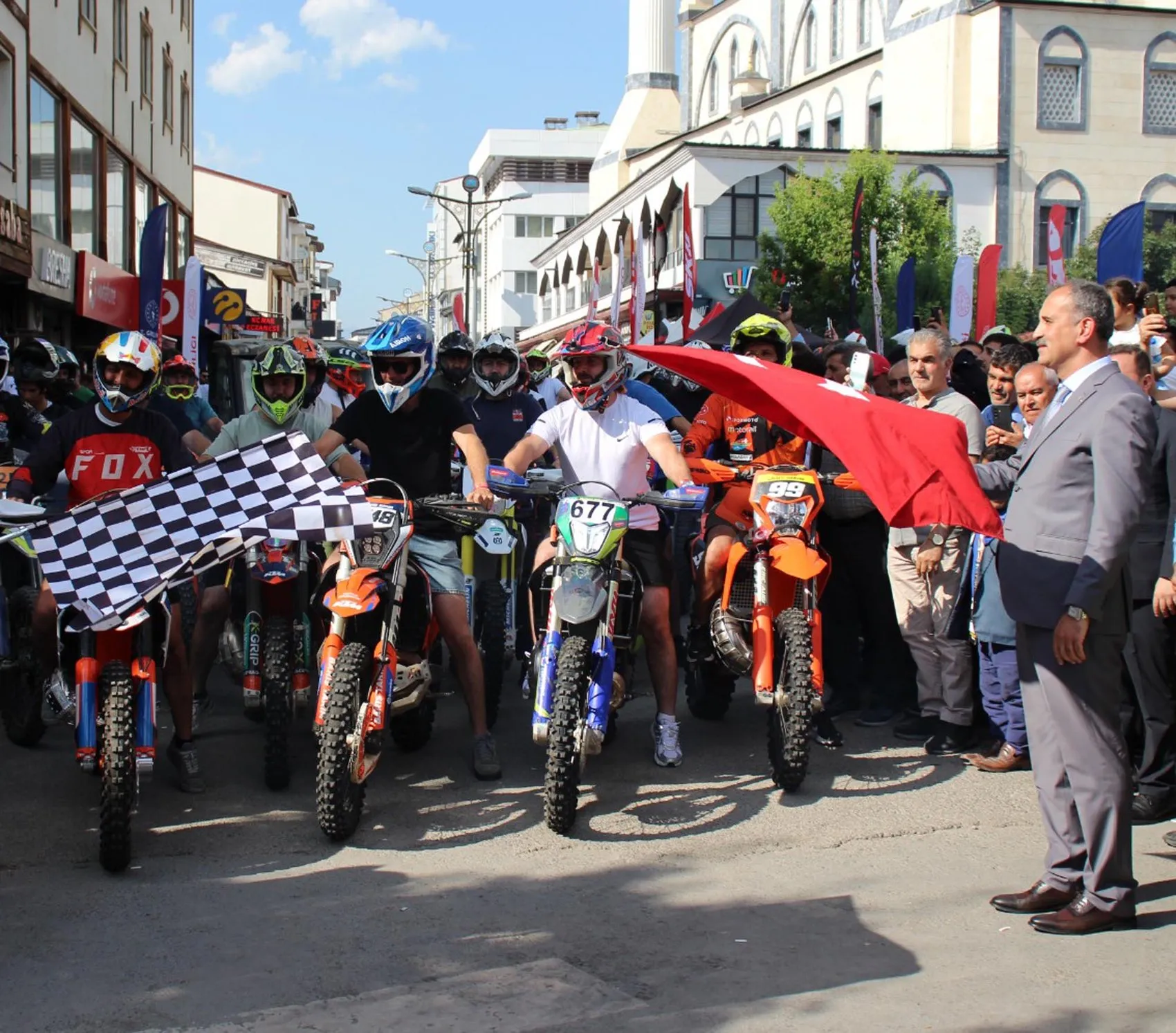 Ağrı sokaklarında motor sesleri yükseliyor