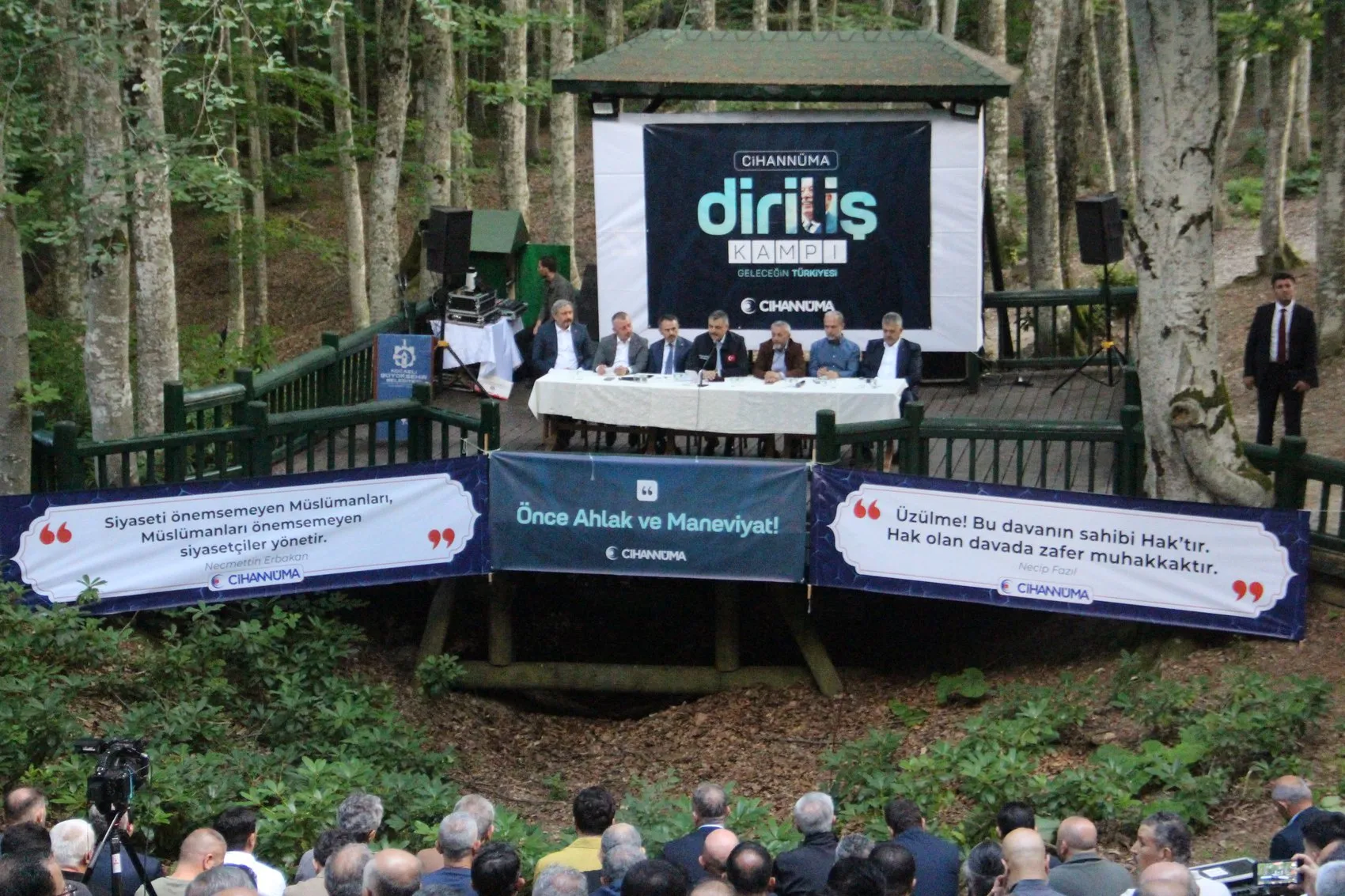 Bakan Çiftçi Kocaeli'de sokak hayvanları için verileri paylaştı