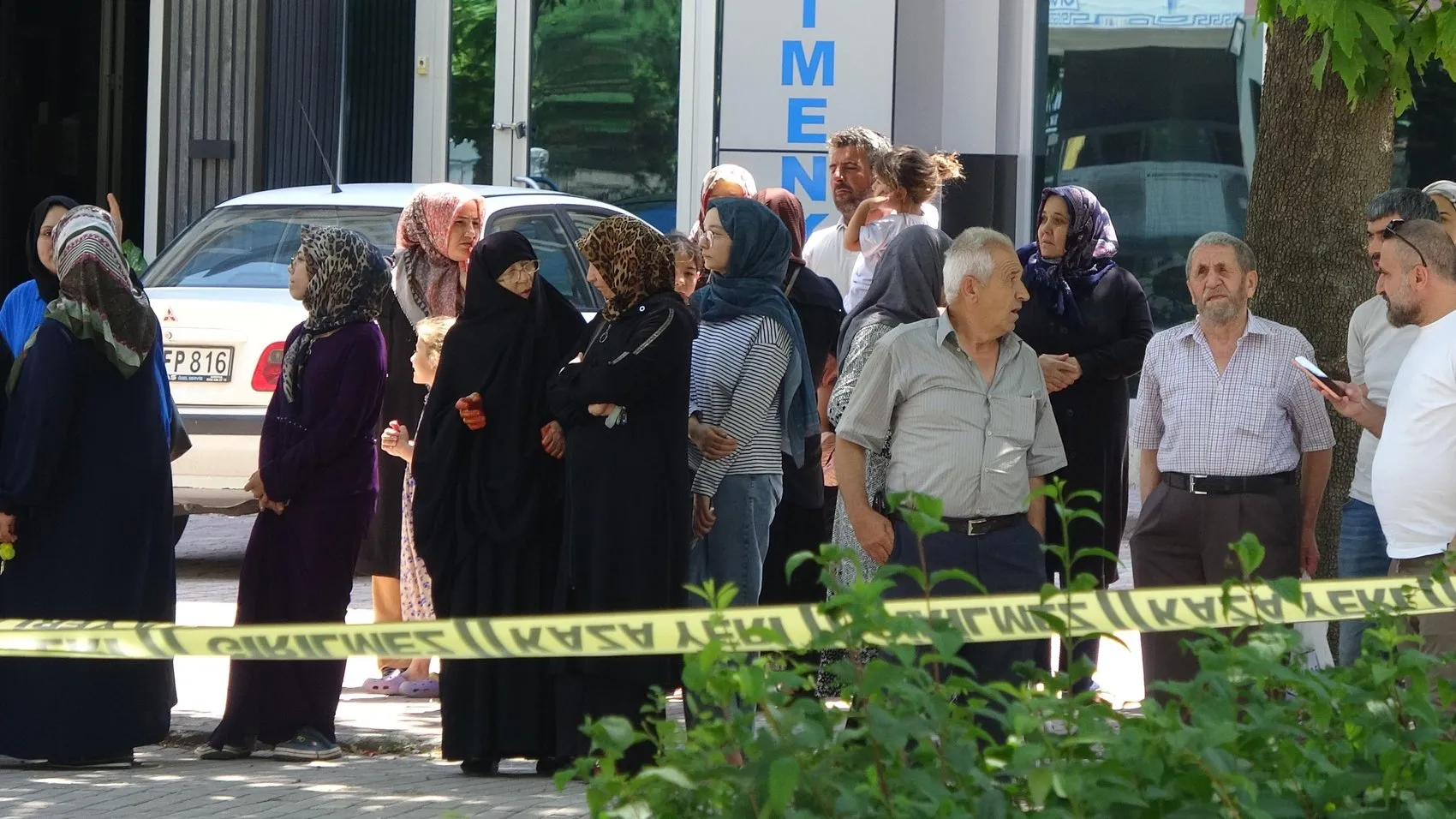 Konya’da kaldırımda yürüyen anne ve kızı taksinin çarpmasıyla can verdi