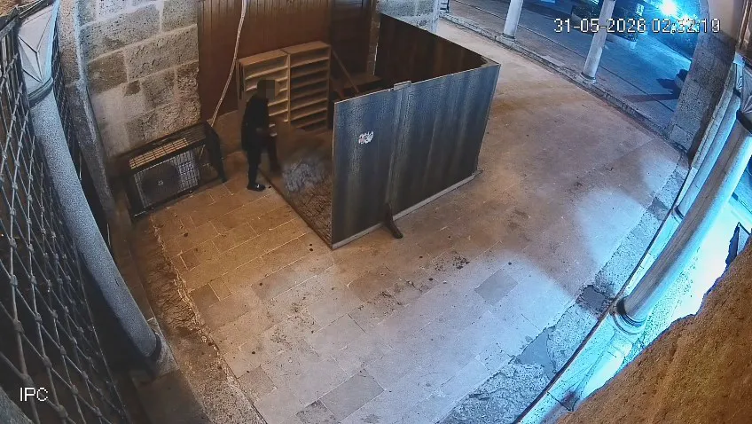 İzmit Yeni Cuma Camii'nde halı hırsızlığına tutuklama
