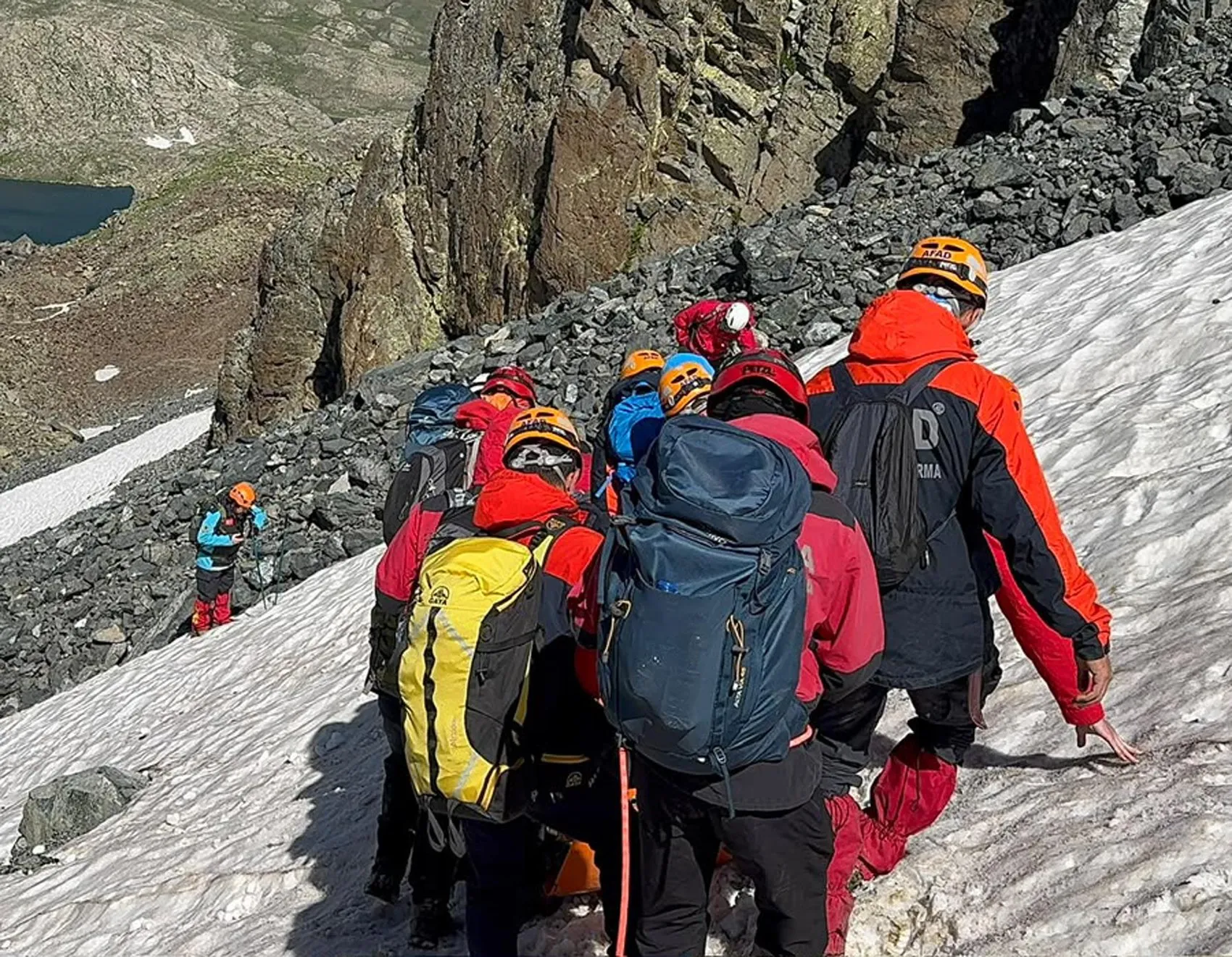 Verçenik Dağı'nda düşen dağcıyı kurtarma operasyonu başarıyla tamamlandı