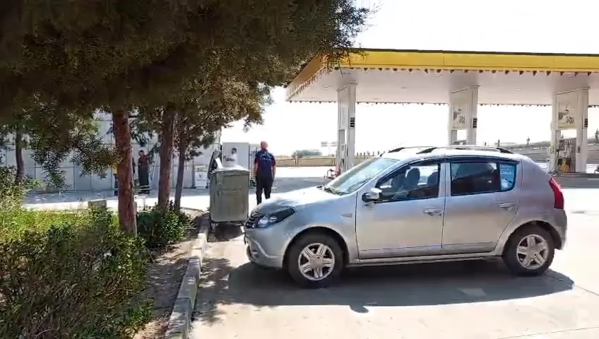 Diyarbakır'da anız yangını bir akaryakıt istasyonunu tehdit etti