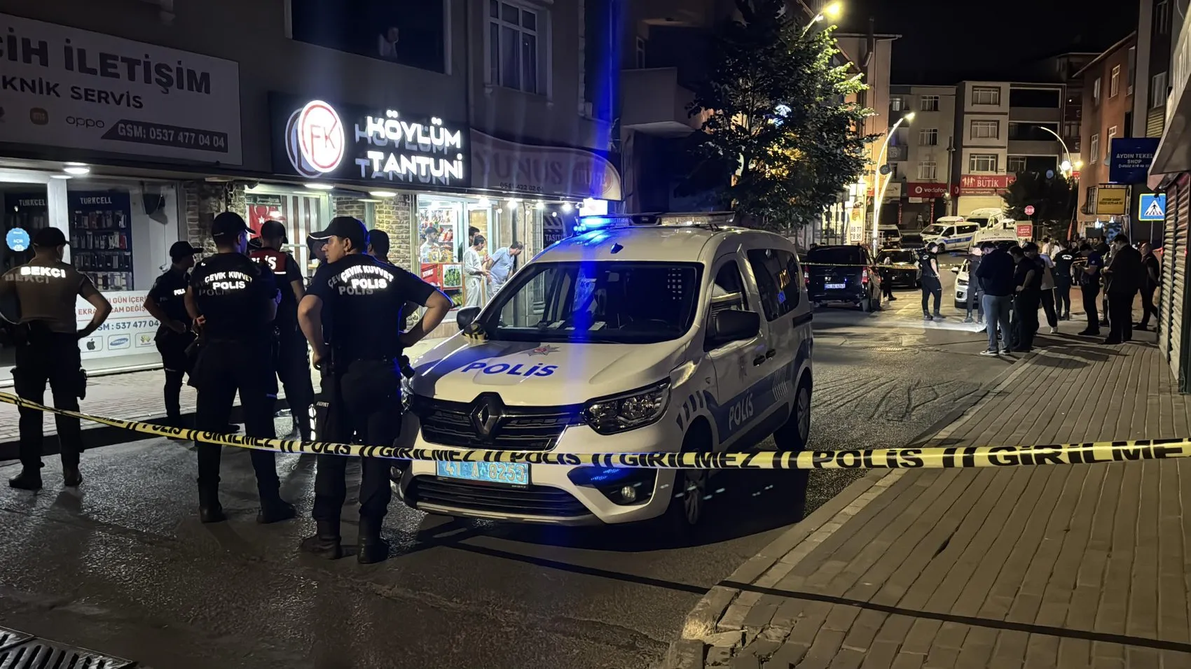 Gebze'de sokak ortasında çatışma 3 kişi yaralandı