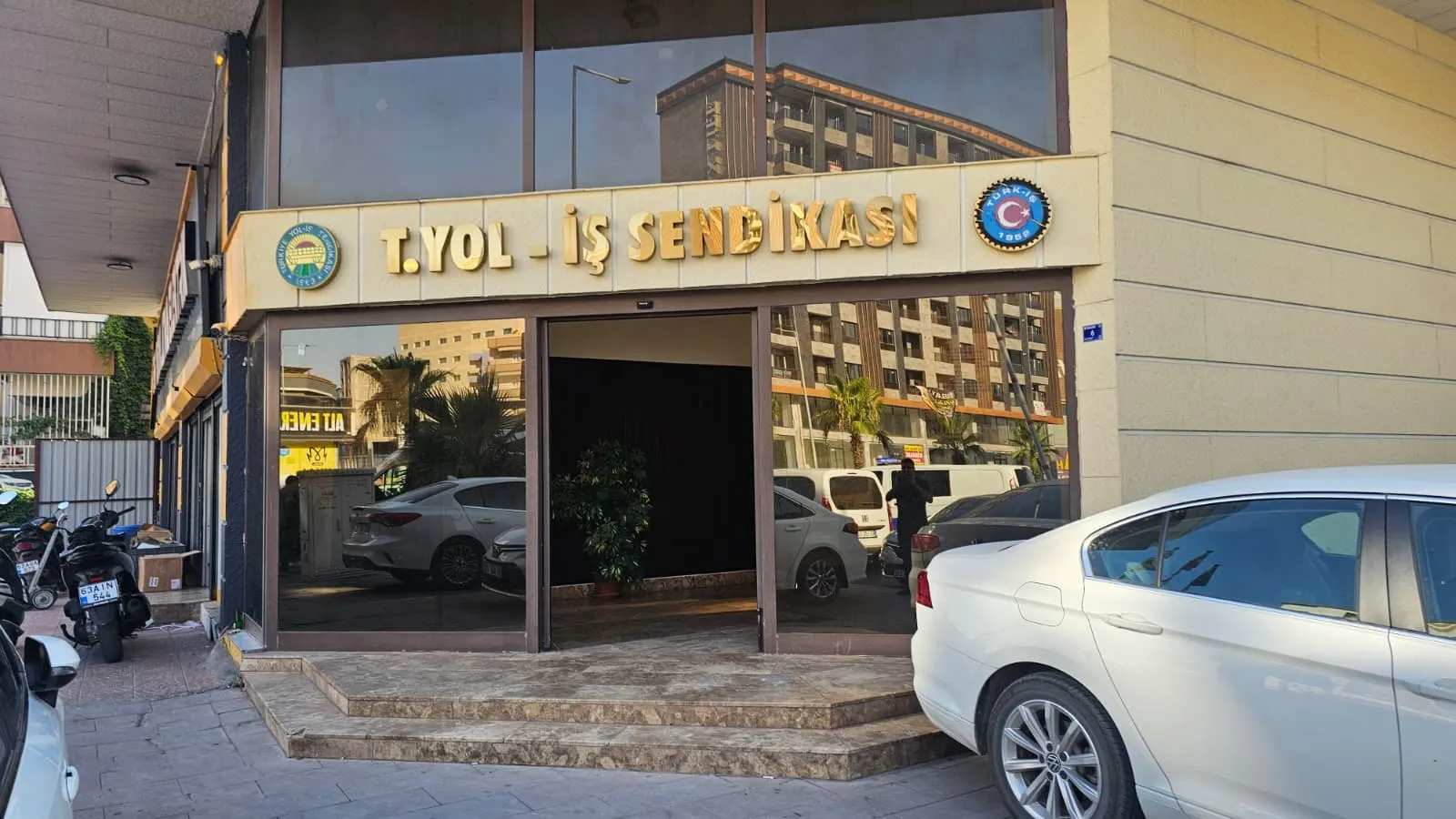 Şanlıurfa'da genç doktor kaldığı misafirhanede yaşamını yitirdi