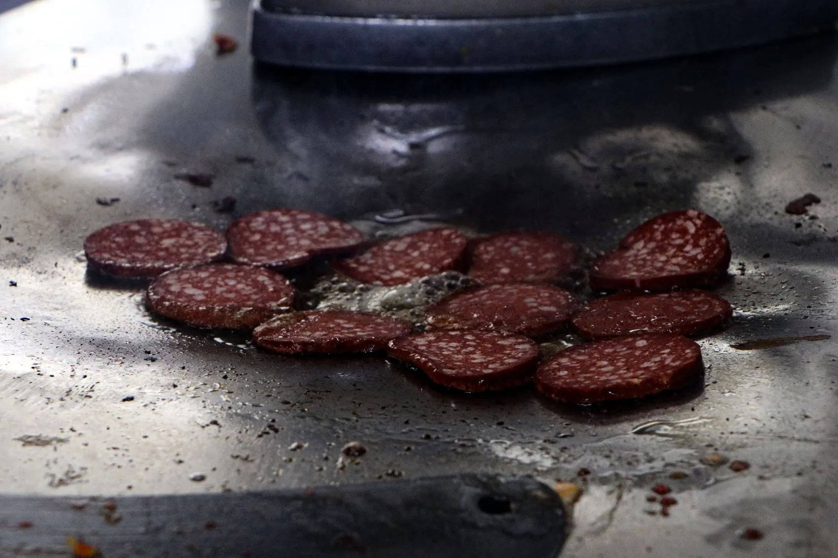 Adana'da yarım asırlık lezzet sırrı ütüyle gelen tost