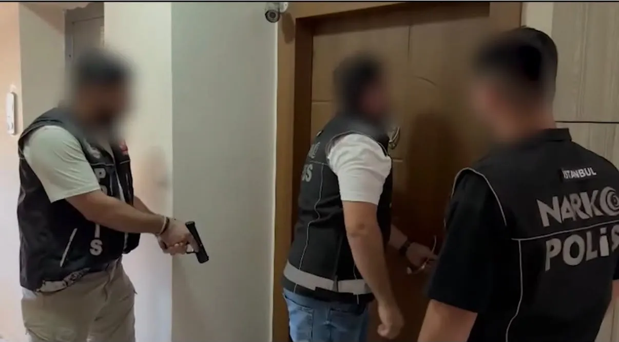 Büyükçekmece'de dev uyuşturucu imalathanesi çökertildi