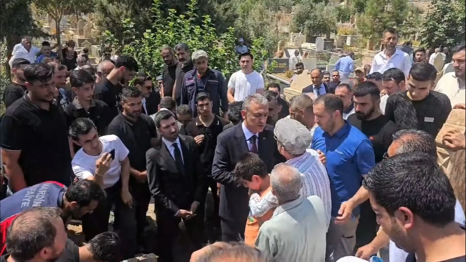Görev başında şehit olan itfaiyeci Ömer Kaplan toprağa verildi
