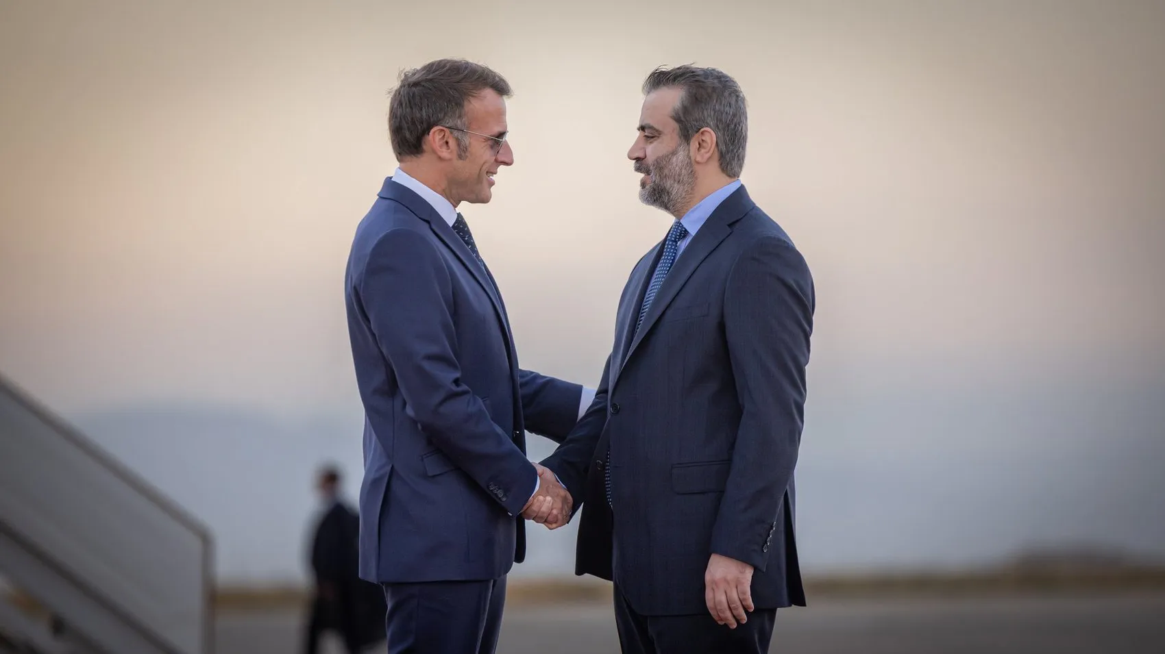 Macron 15 yıl aradan sonra Şam'a gitti