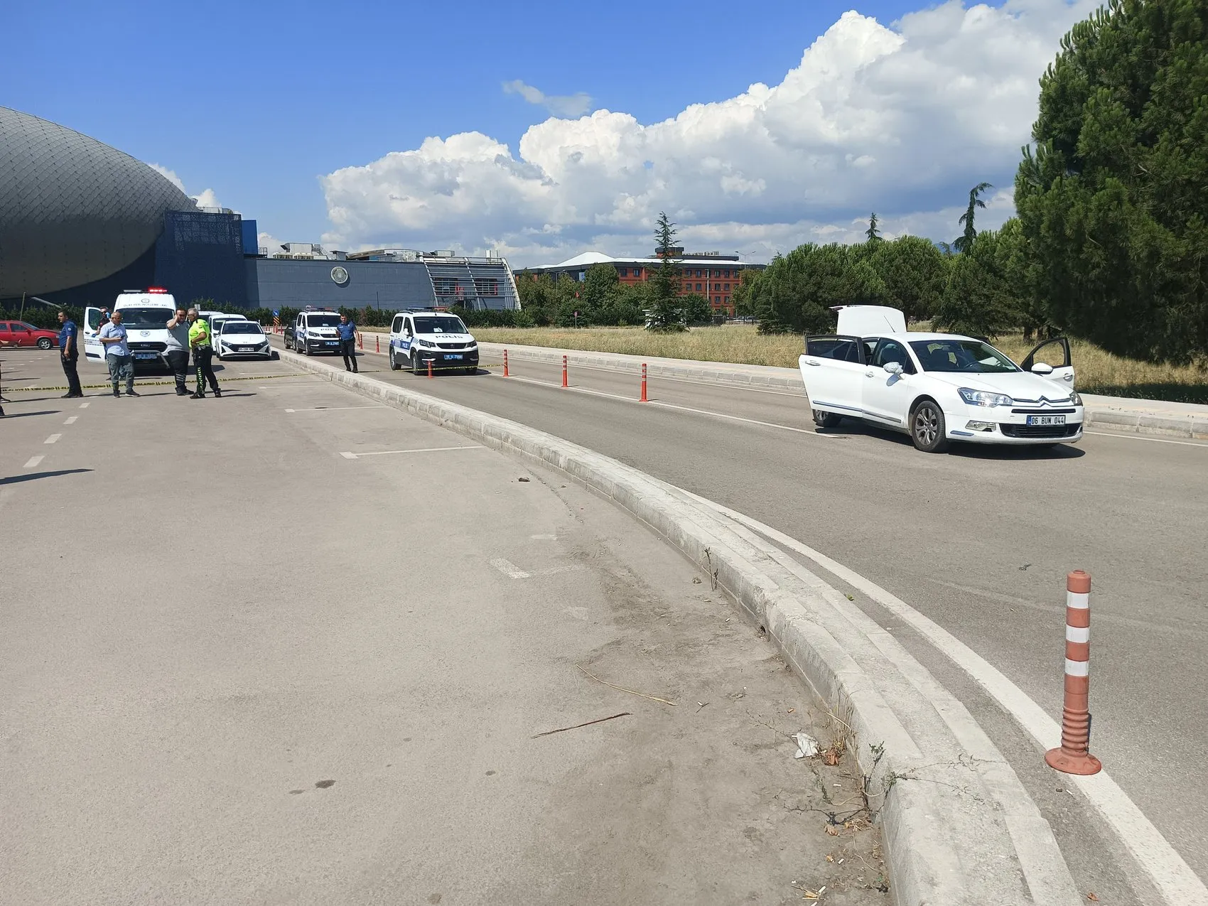 Bursa Adliyesi otoparkında boşanma davası kavgası silahlı çatışmaya dönüştü