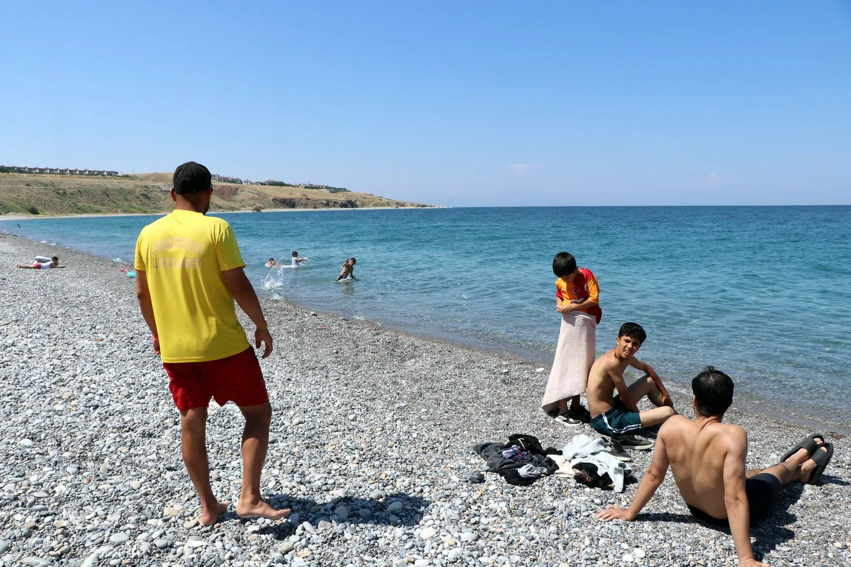 Van Gölü kıyısında serinlemek isteyenlerin yeni adresi Mollakasım