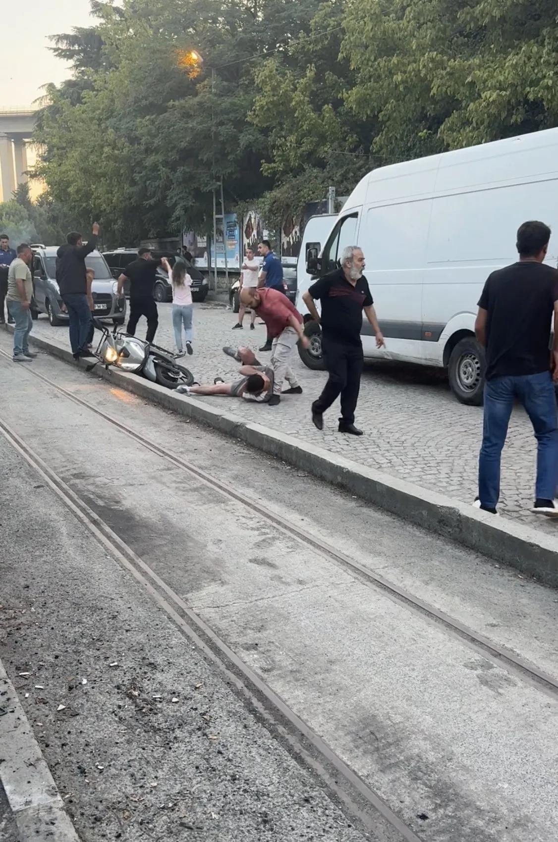 Kağıthane'de trafik kavgası kanlı bitti 4 yaralı