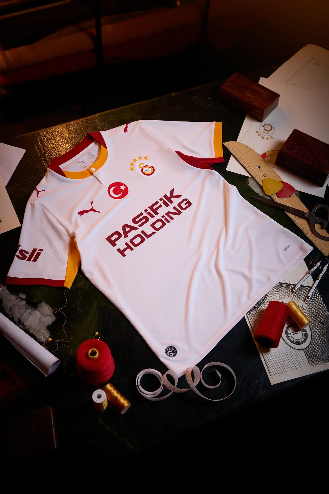 Galatasaray’ın 2026 sezonu formalarında beş yıldız dönemi resmen başladı