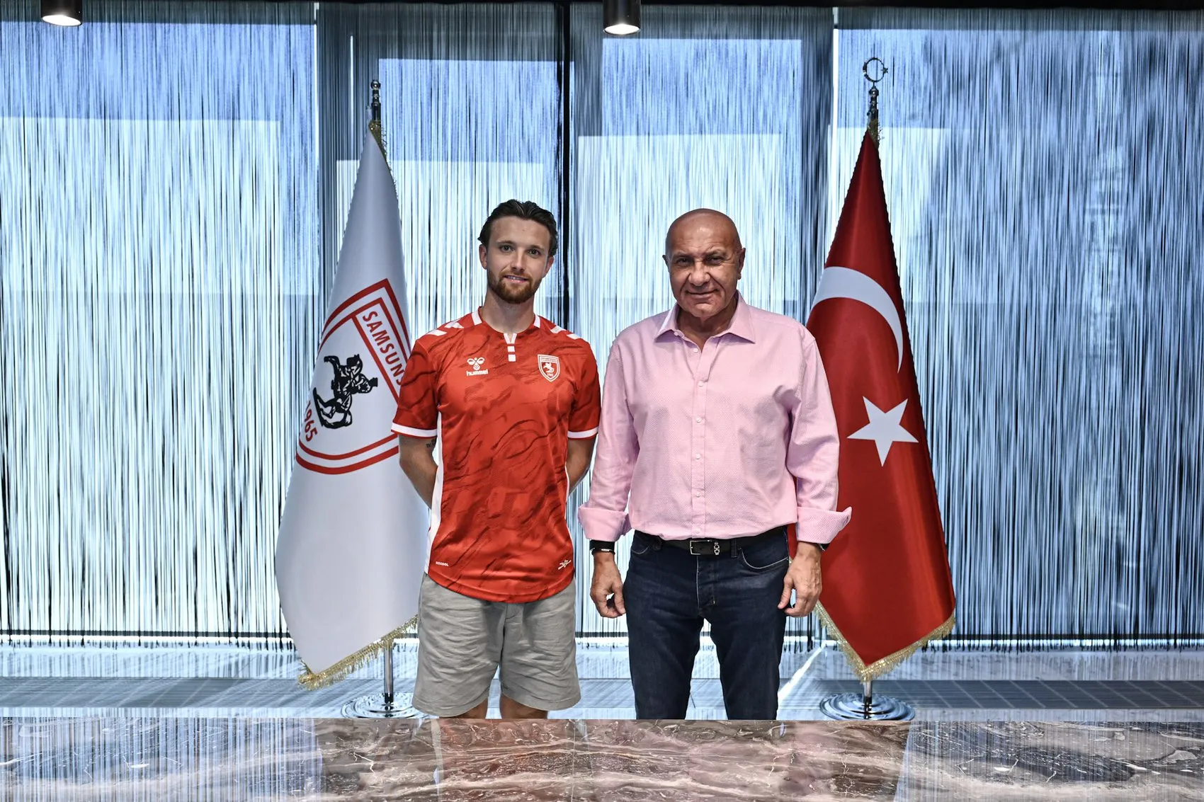 Samsunspor orta saha hattını İskoç yıldızla güçlendirdi