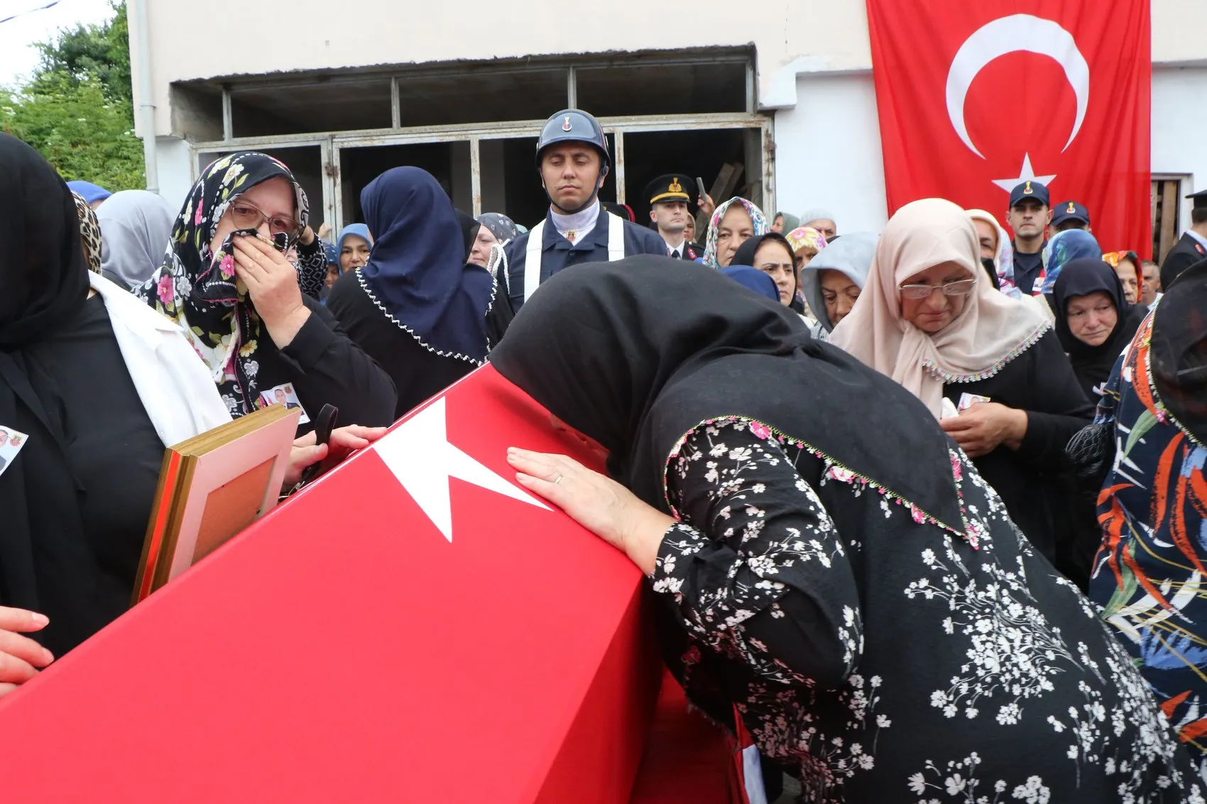 Samsun şehidini son yolculuğuna uğurladı
