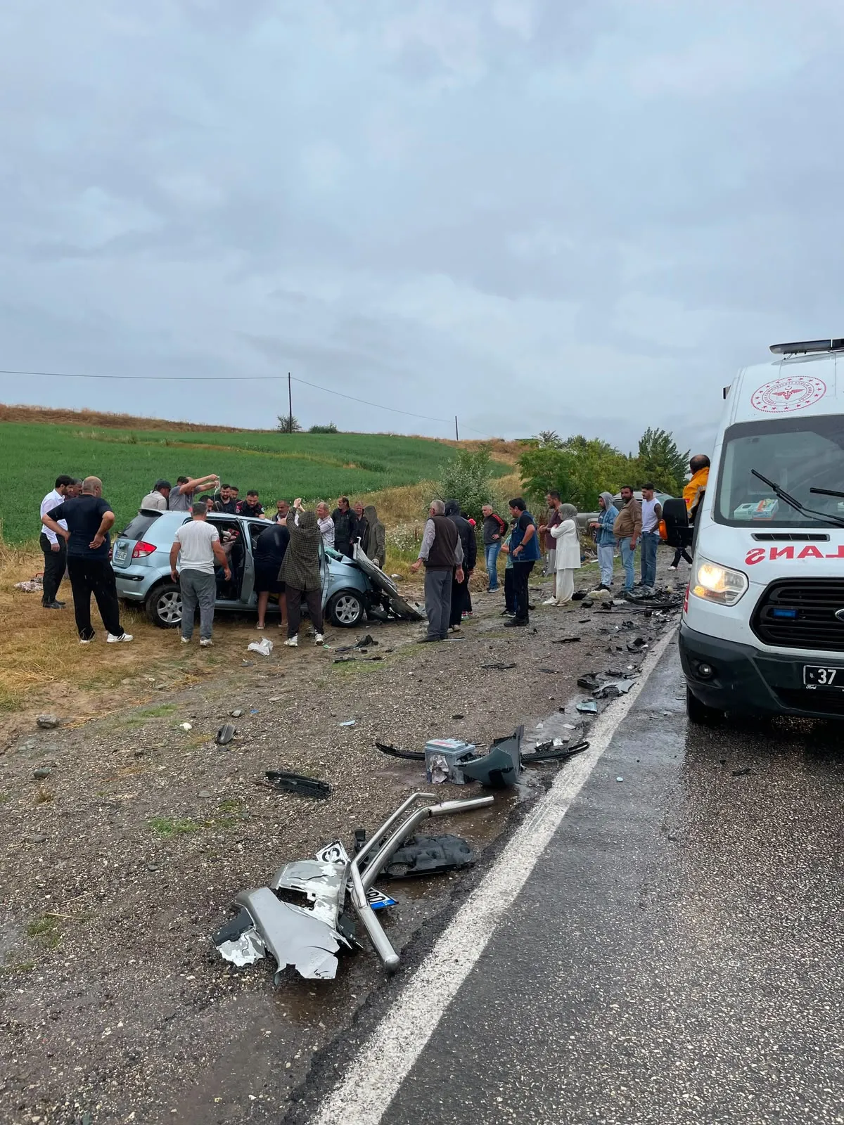 Kastamonu'da üç araç birbirine girdi Bir ölü altı yaralı