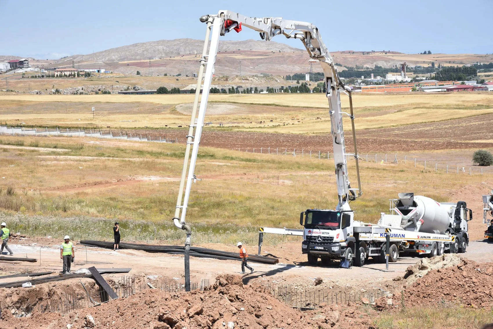 Sivas’ta 30 binadan oluşan büyük külliye projesinin temelleri atıldı