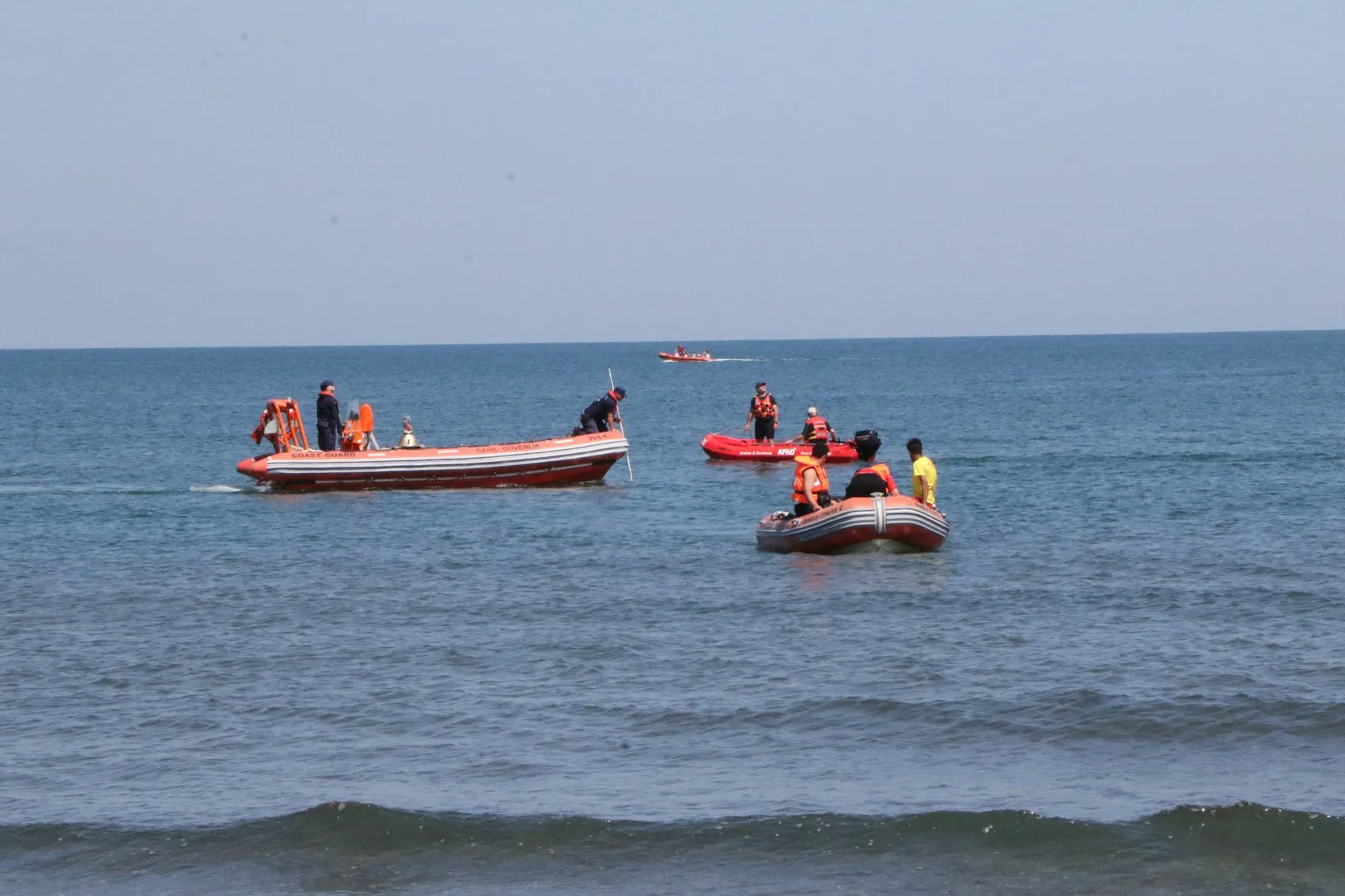 Samsun açıklarında batan tekne bulundu kayıp bir kişiye ulaşılmaya çalışılıyor