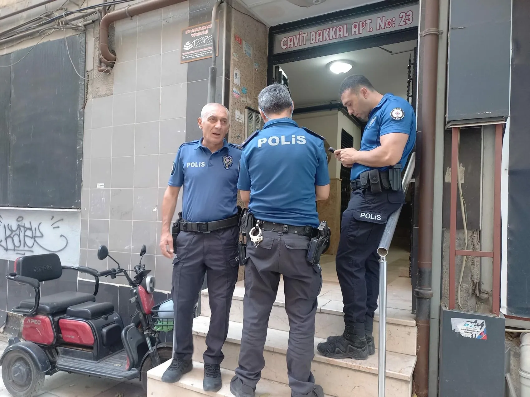 Manisa'da yalnız yaşayan emekli bekçi evinde ölü bulundu
