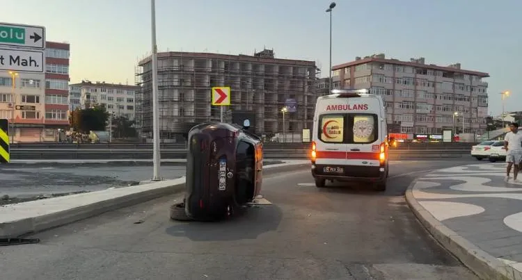 Bakırköy'de direksiyon hakimiyetini kaybeden sürücü kaza yaptı