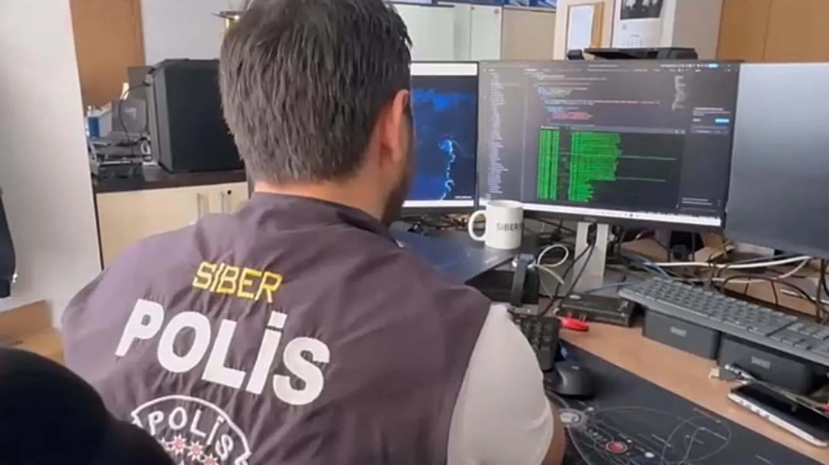 Yasa dışı bahis çetesi öğrenci kılığında yakalandı