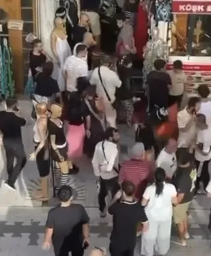 Bakırköy’de sokak ortasında bıçaklı kavga