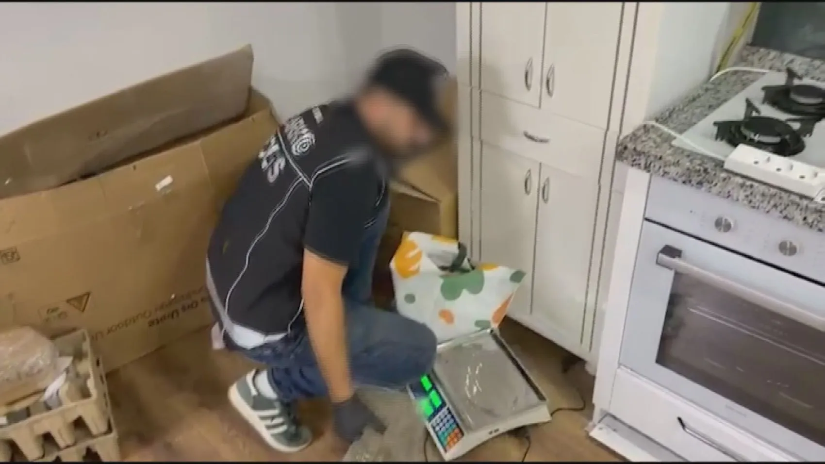 İstanbul narkotik ekiplerinden üç ilçede eş zamanlı operasyon