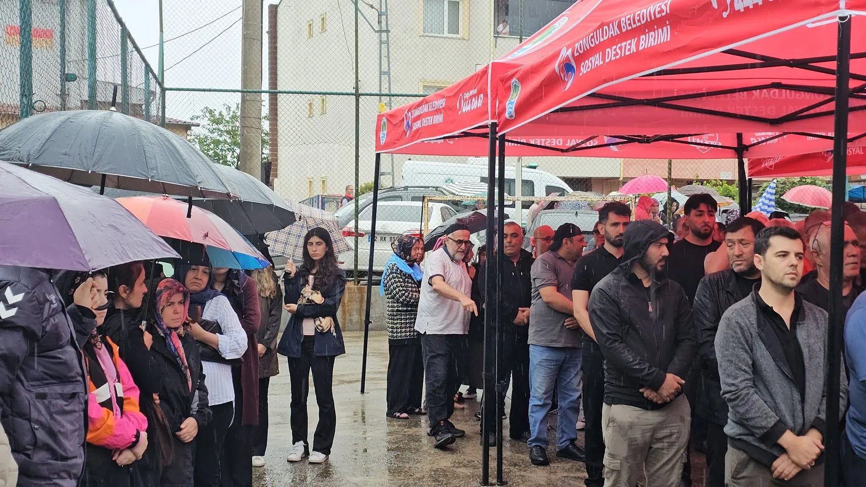 Rusya'daki İHA saldırısında hayatını kaybeden çarkçıbaşı son yolculuğuna uğurlandı