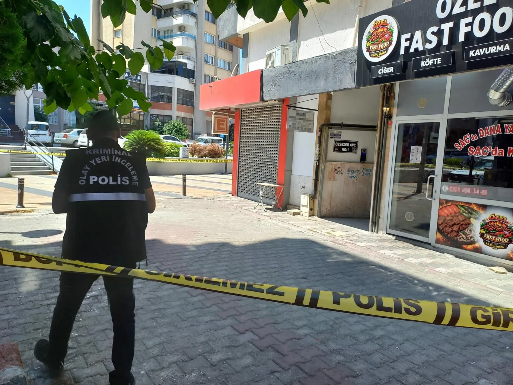 Manisa'da beşinci kattan düşen genç kadın yaşam savaşı veriyor