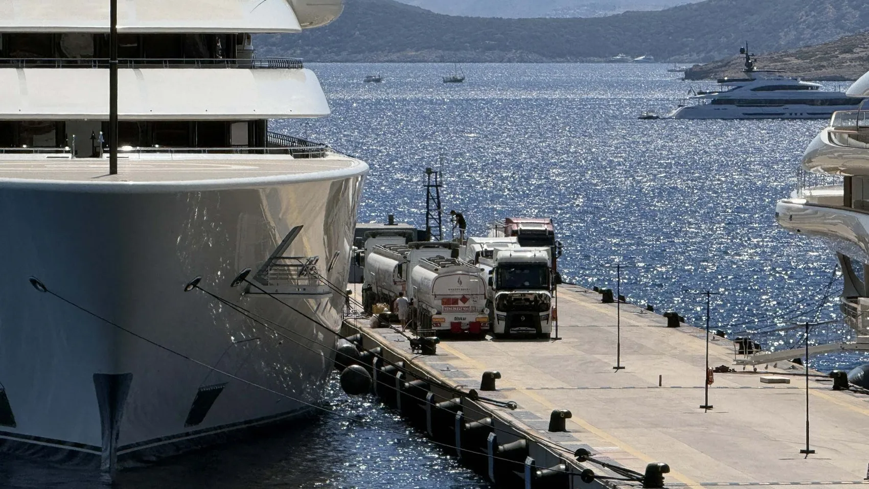 Bodrum limanında milyar dolarlık yakıt ikmali