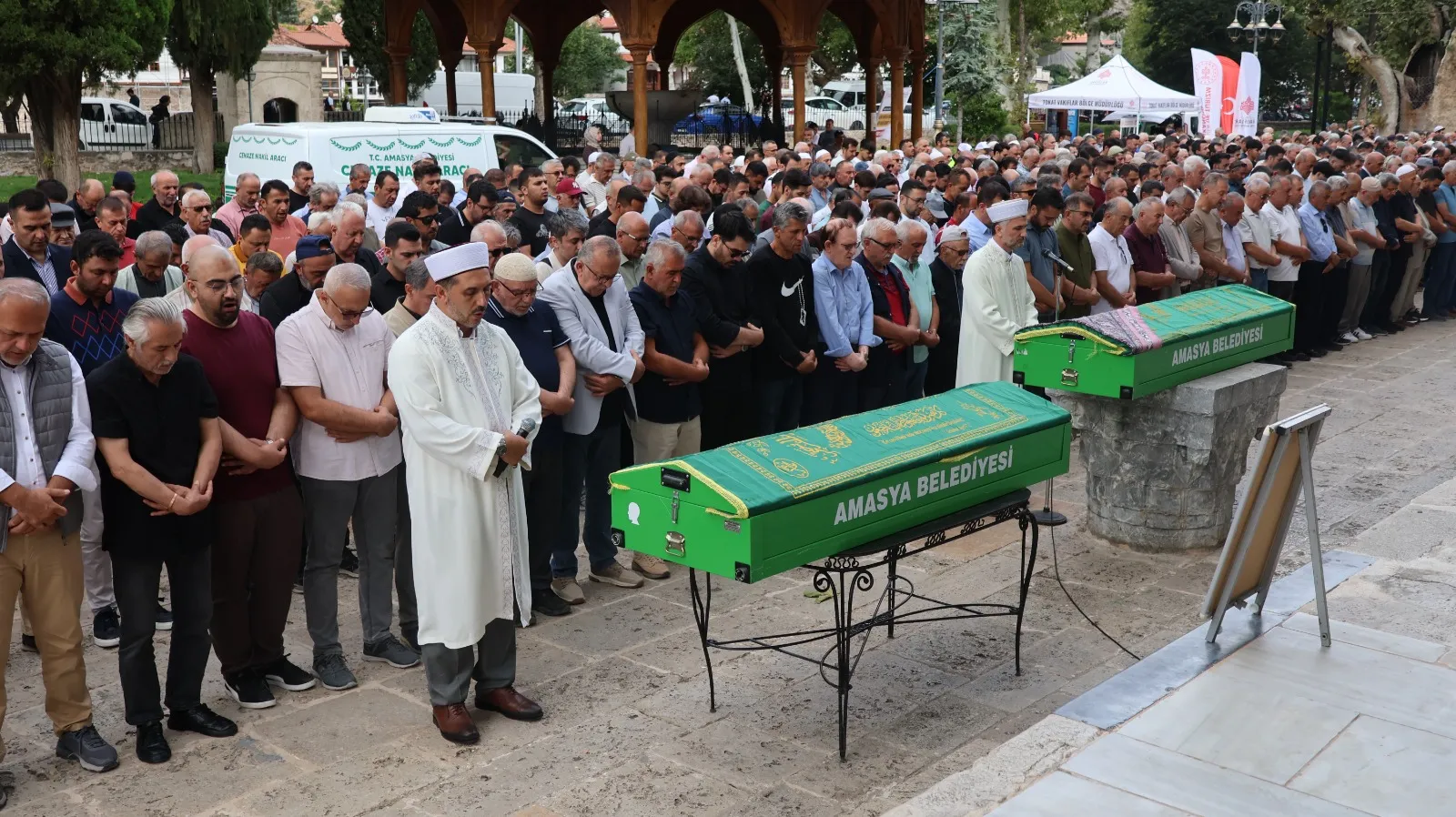 Birbirinden habersiz aynı gün veda ettiler
