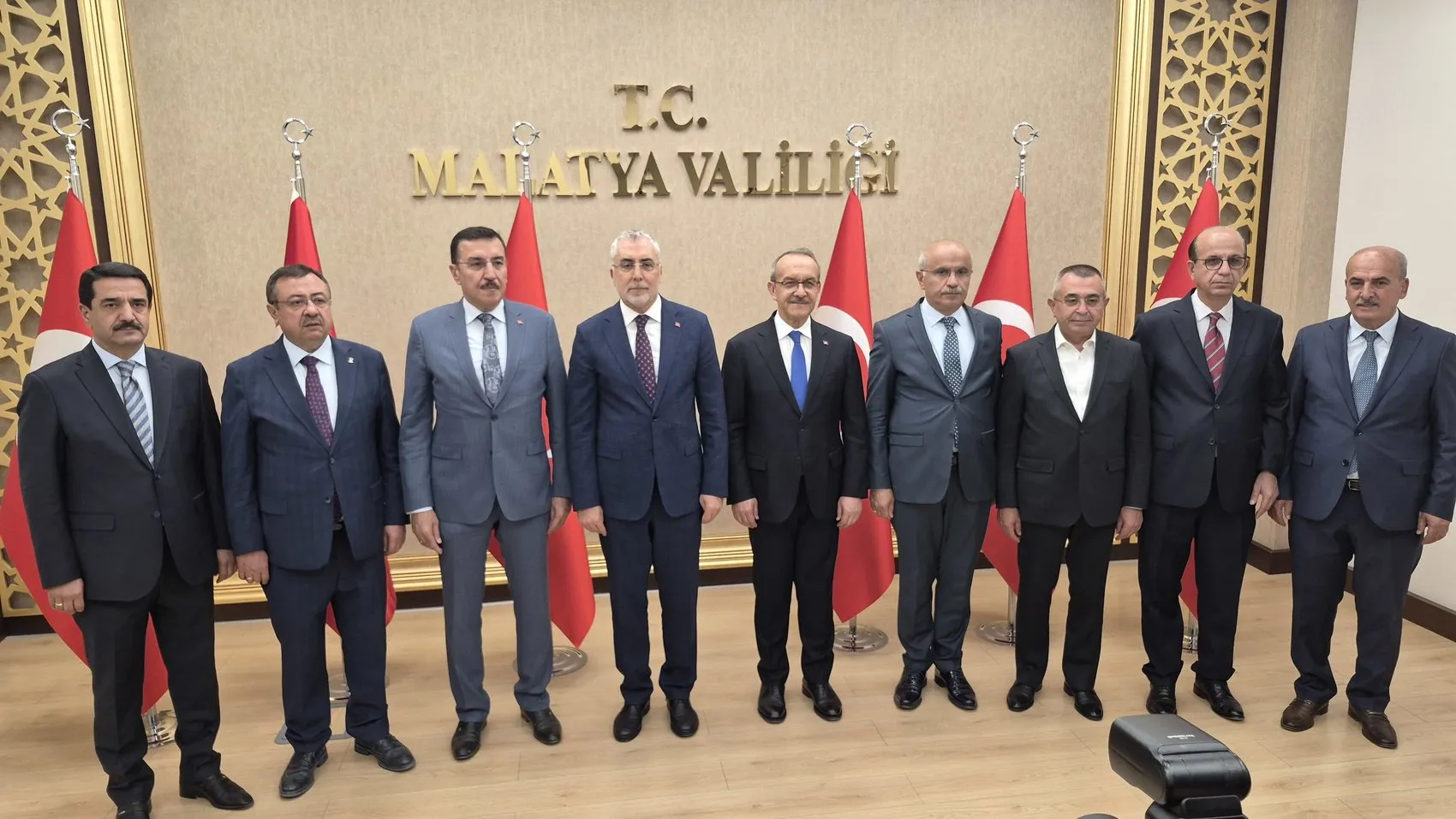 Bakan Işıkhan Malatya’dan dünya siyasetine seslendi