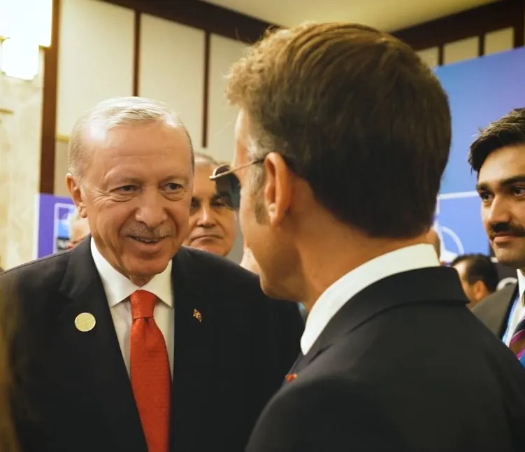 Macron ve Erdoğan arasındaki zirve samimiyeti sosyal medyaya yansıdı