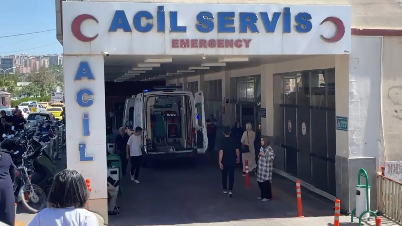 Şanlıurfa'da durakta dehşet Boşanma aşamasındaki eşini vurdu