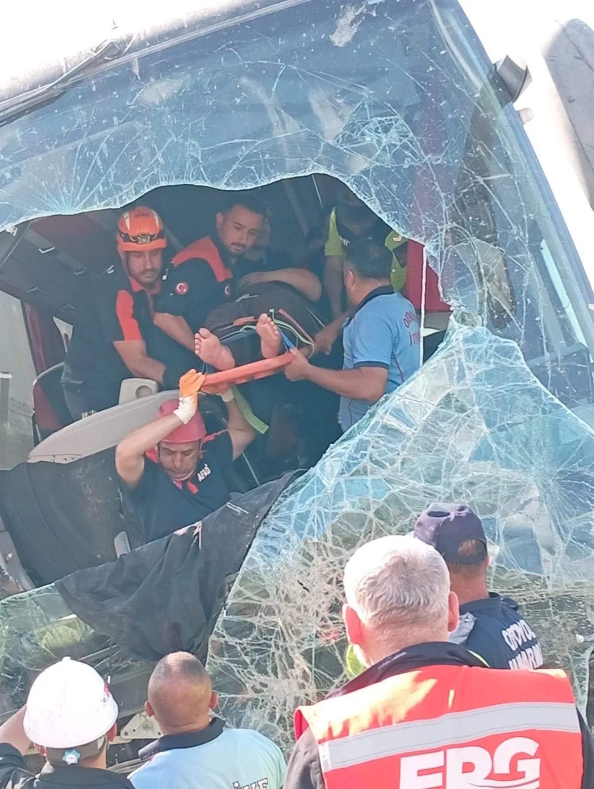 Aksaray yolunda otobüs kazası Çok sayıda yaralı var