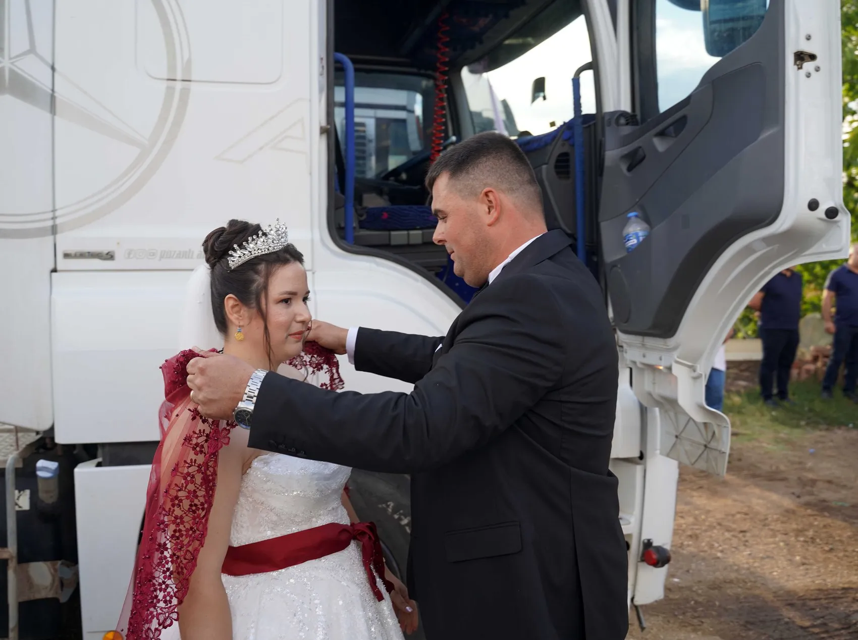 Keşanlı damat düğün konvoyuna dev TIR’ları dahil etti