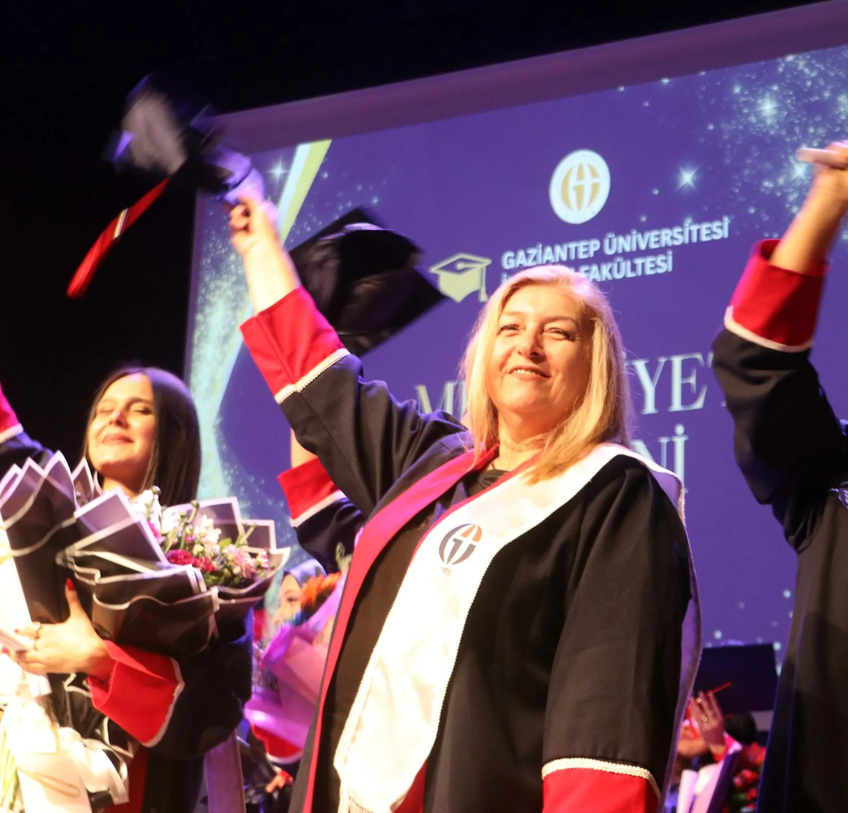 15 yaşında okuldan koparılan Zeynep 62 yaşında yüksek lisansını bitirdi