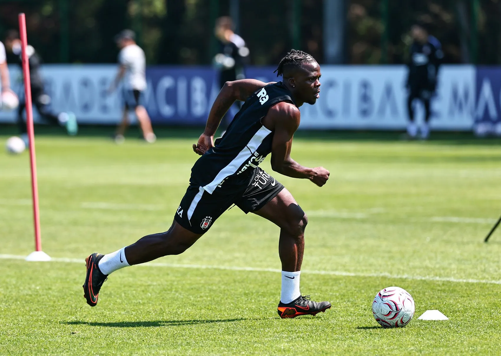 Beşiktaş Avrupa kampı için yola çıkıyor