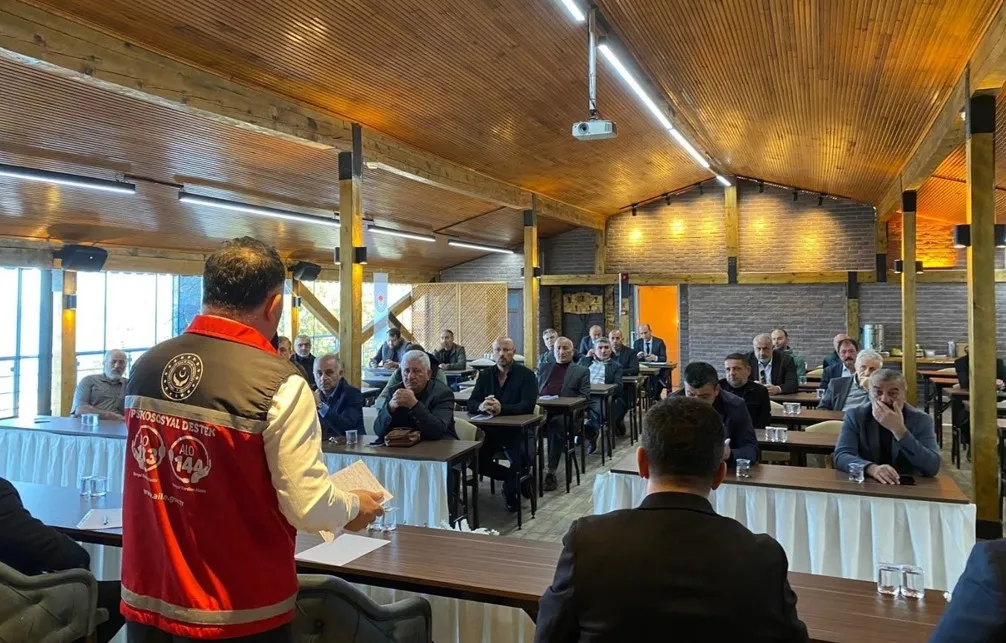 Muhtarlara sosyal yardım eğitimi verildi