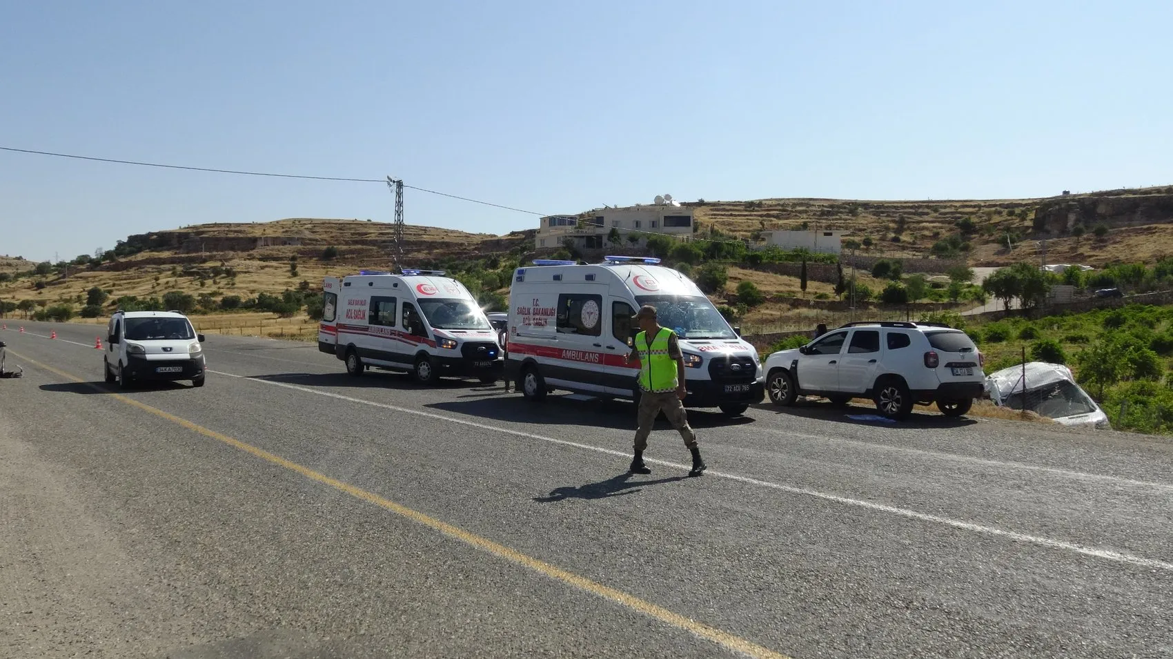 Gercüş yolunda sabah saatlerinde iki araç çarpıştı 11 yaralı