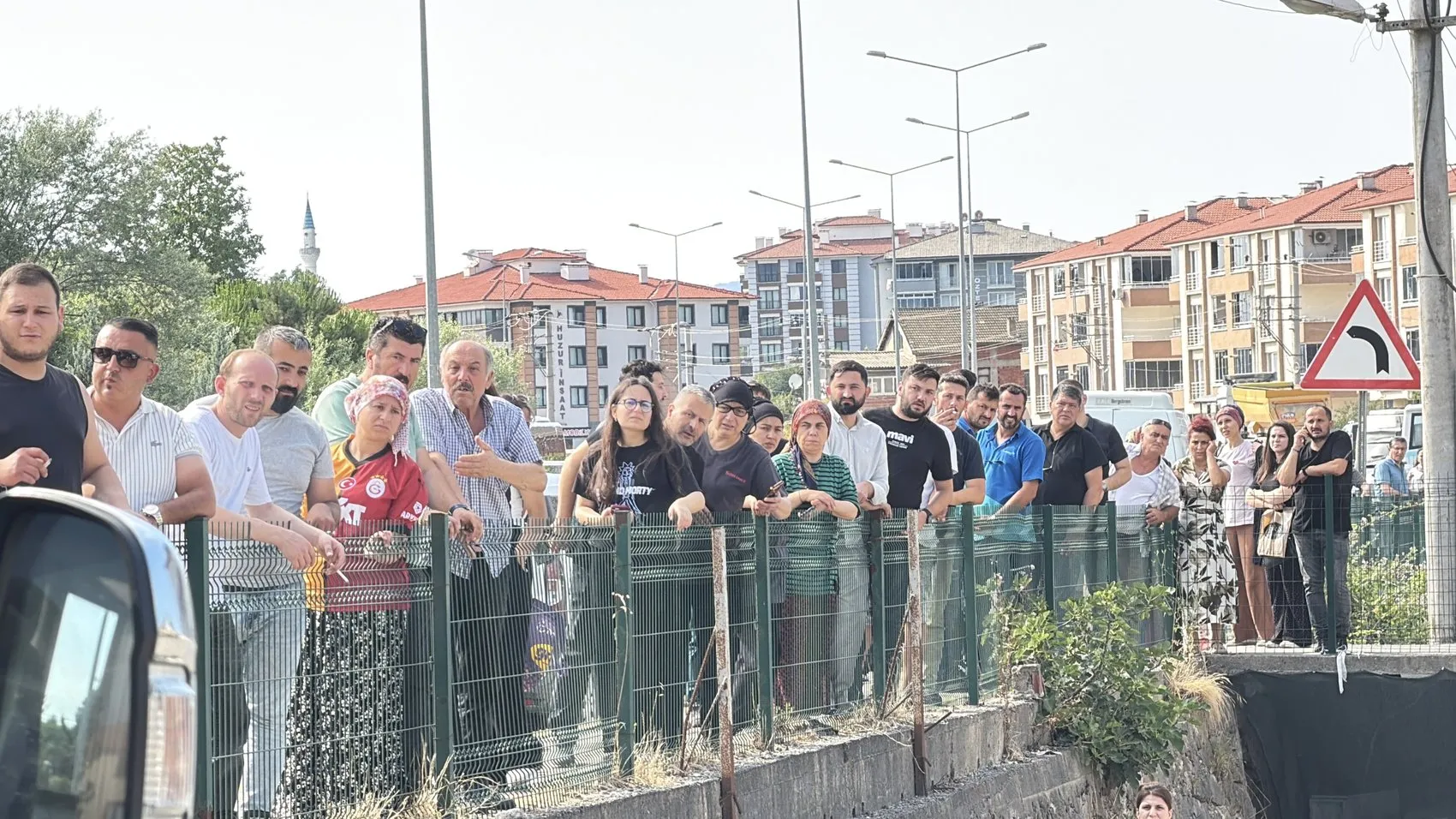 Bartın’da işçi servisi kazası 3 kişi yaralandı