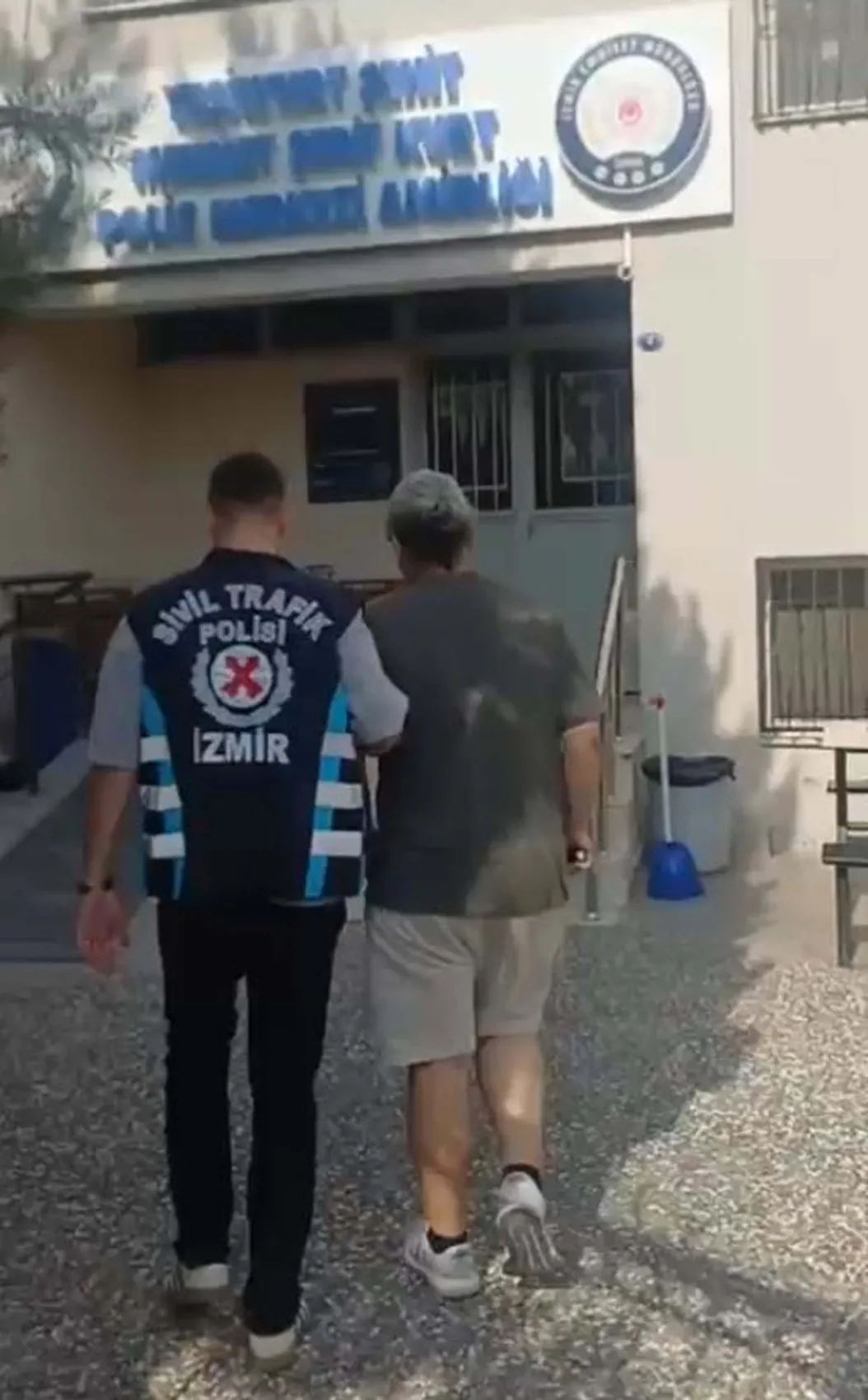 İzmir’de yol verme kavgasına ağır fatura