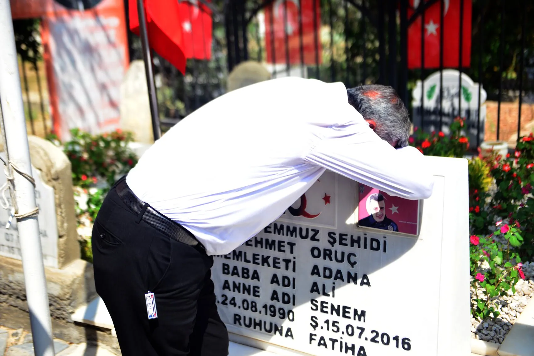 İkizlerini 15 Temmuz'da kaybeden babanın vatan vurgusu